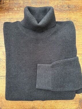 Reaction by Kenneth Cole || Waffle Knit Men’s Turtleneck